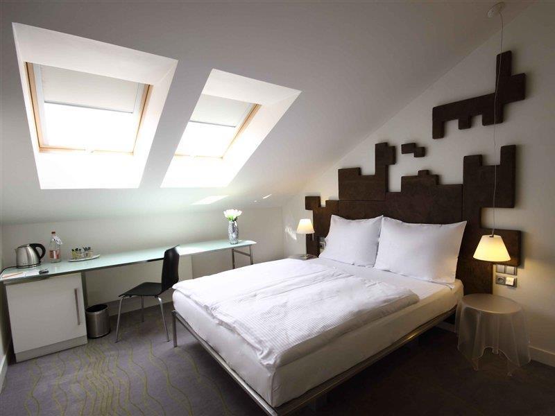 Pure White Hotel Praga Exterior foto