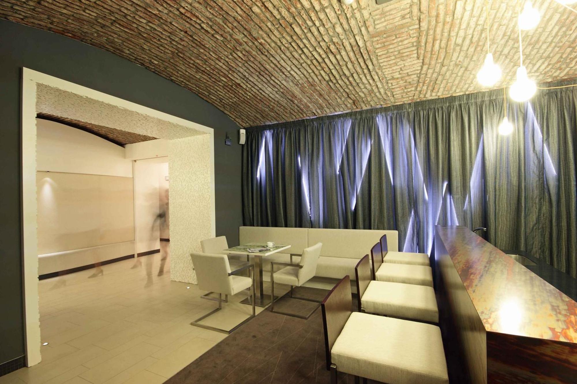 Pure White Hotel Praga Restaurant foto